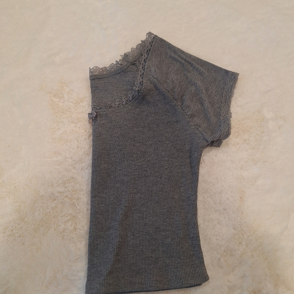 Top - Picture 2 of 4